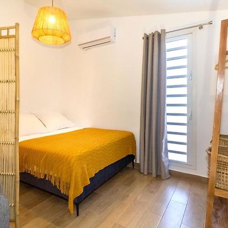 לה סאלין לה ביינס Idylle - Charmant Bungalow A 2 Pas Du Lagon מראה חיצוני תמונה